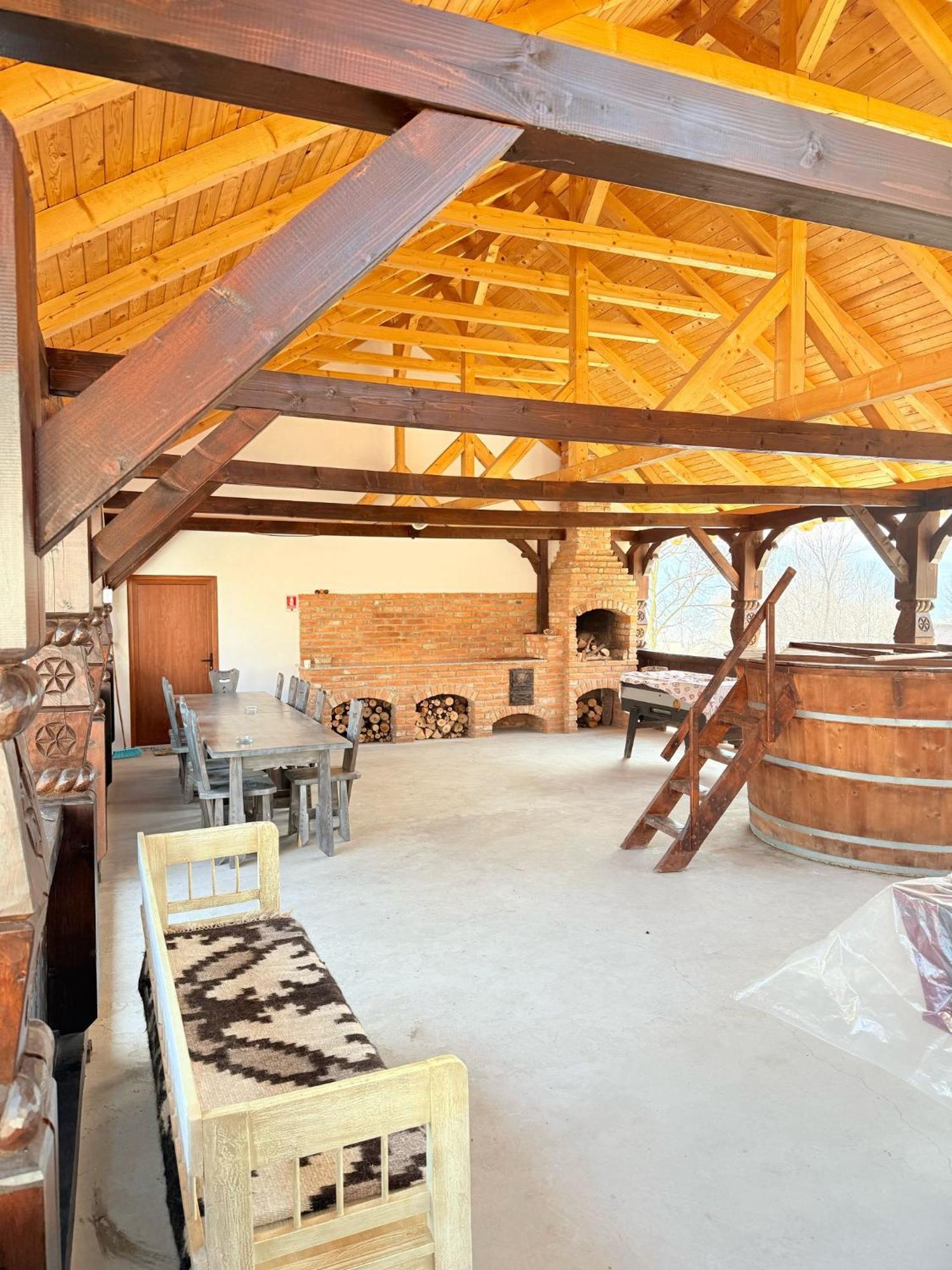 Gospodaria Klaus Rozavlea Extérieur photo